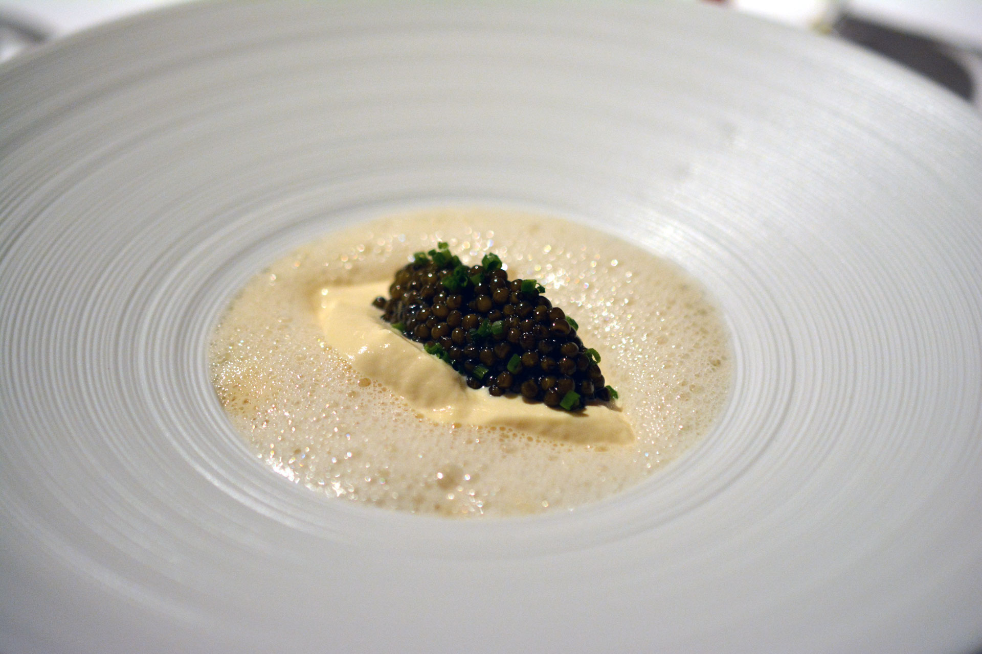 Geeister Gemischter Satz: Royal Caviar | Haselnussmilch | Malzbrot